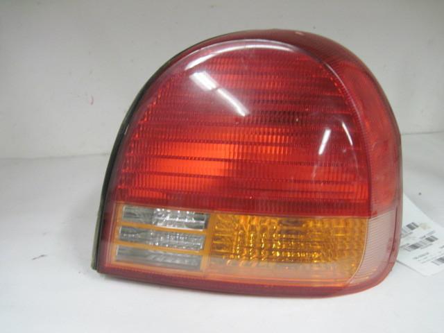 Tail light sonata 1999 99 00 01 quarter mount right 397666