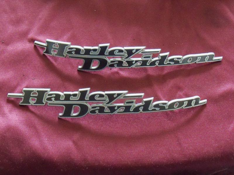 Harley davidson oem gas tank emblems 2013 street glide touring (contrast look)