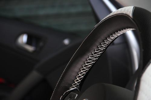New circle cool scion lexus black+white steering wheel cover needle thread 47011