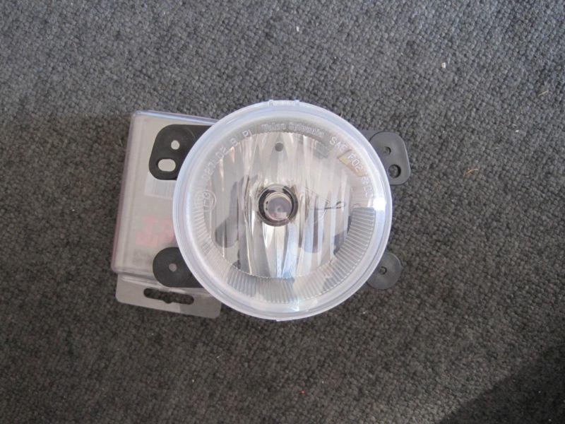 Brand new oem mopar front fog lamp assembly 