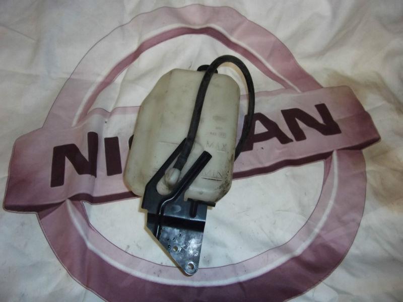 350z wiper fluid reservoir 03 great condition oem un cracked