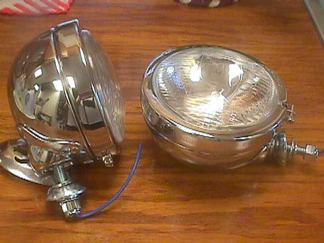 Two (2) bright halogen spot lights - bulbs & housings with mounts 