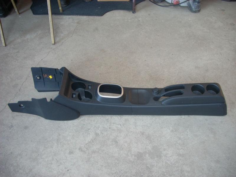 2010  10  nissan  versa  center console  1827 