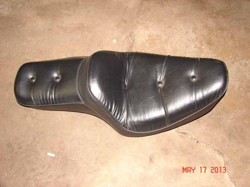 Stock harley dyna wide glude seat excellent condition