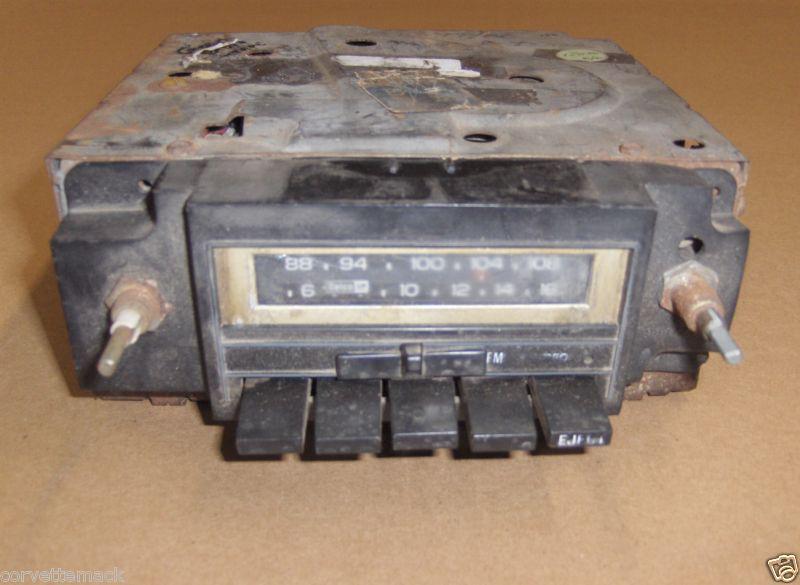 Corvette am/fm/8 track radio 77,78