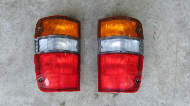 1992-1999 isuzu trooper 1996-1999 acura slx tail lights lamps pair lh rh oem 