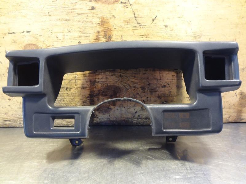 88 mustang gt gray dash trim bezel -bezel around speedometer- 208534