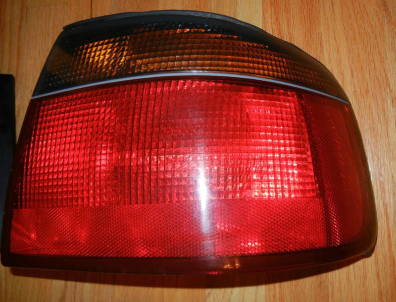 98-04 cadillac seville passenger tail light lamp rear brake lens taillight