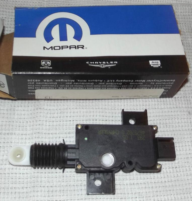 Mopar 04675782 liftgate door lock motor caravan town & country voyager 1996-2000