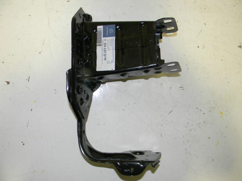 Mercedes c class c230 c320 w203 bumper support bracket right rh side oem 