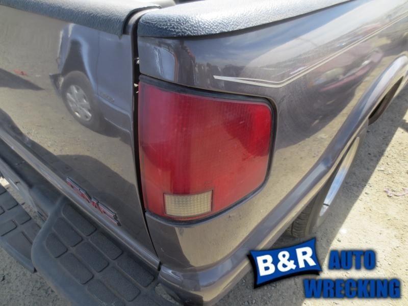 Right taillight for 94 95 96 97 98 99 00 01 02 03 s10 pickup ~ 4795186