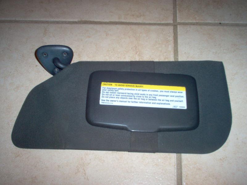 Cavalier sunfire lh driver side only sun visor 95-99 00 01 02 03 04 05 black