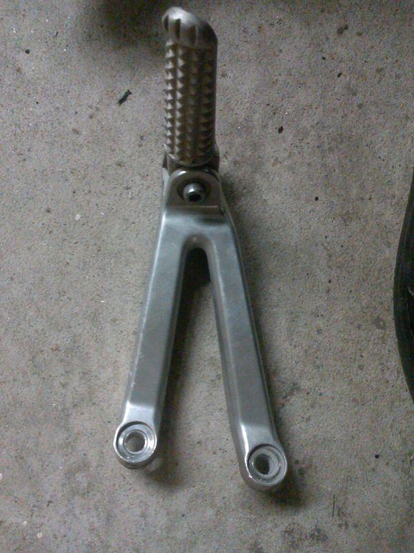 2000 yamaha r1 rear passenger footpegs both sides very nice condition