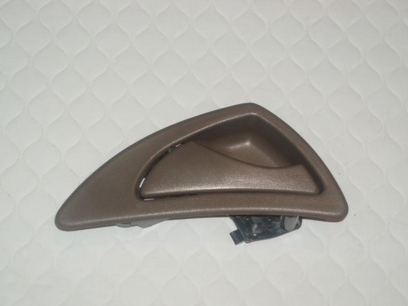 Daewoo nubira inside door handle rear  left  door olive 2000-2002