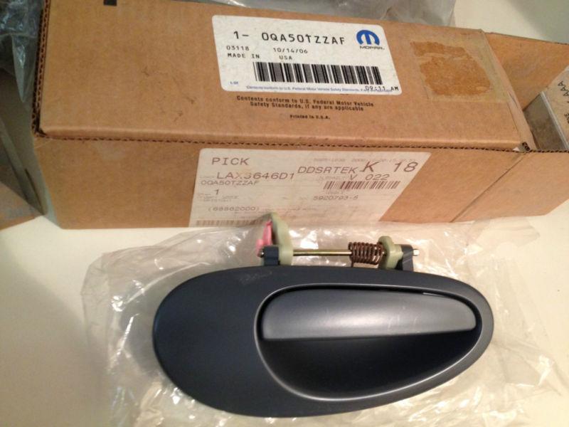 Brand new genuine oem mopar dodge chrysler jeep door handle rh front dark blue