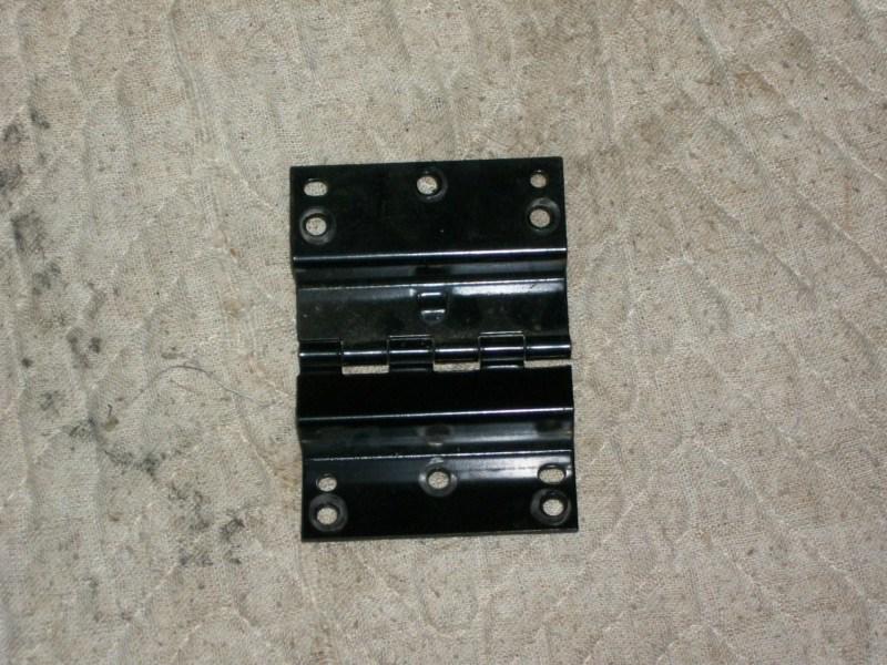 Oldsmobile alero center console hinge, great condition