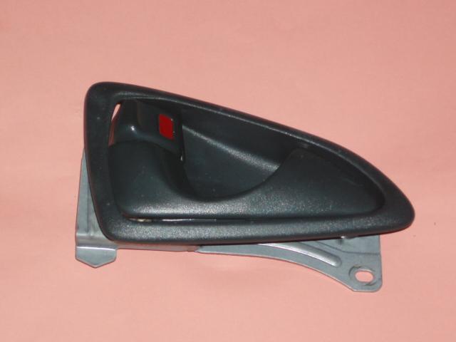 Mitsubishi galant inside door black  handle frt left door free s/h 1999-03