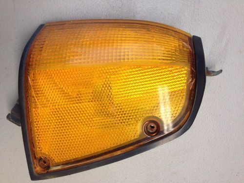 Ford festiva drivers front left lh marker light 1988,89,90,91,92,93