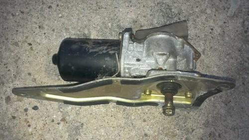 95 96 97 98 99 00 01 metro windshield wiper motor only 26000 miles 