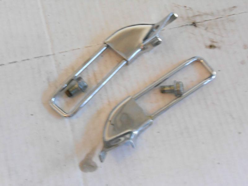 1987 honda super magna  rear passenger peg bracket shields