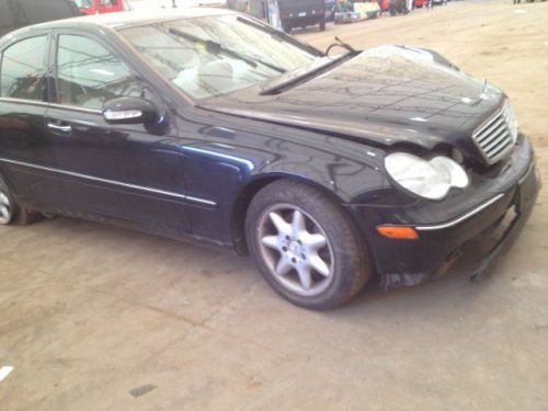 Passenger right corner/park light fits 01-04 mercedes c-class 2311541