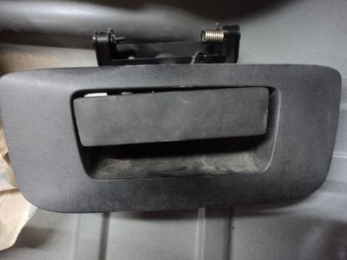 Gm #17802393 tailgate handle