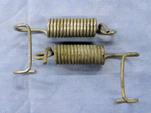 Nos oem pair of centerstand springs for vintage vespa wide body scooters- nr!!!