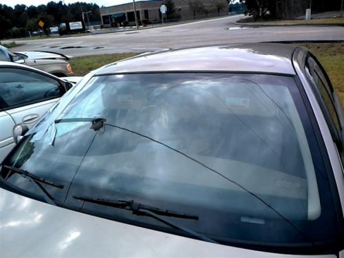 Windshield glass without shade band fits 03-11 crown victoria 1530