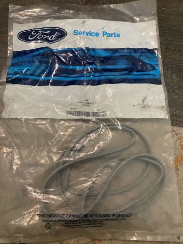 New - oem ford f6az-6584-ba left valve cover gasket 1996-2002 4.6l-v8 sohc