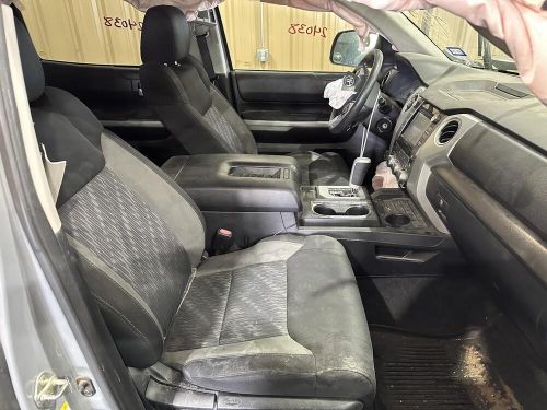 Toyota tundra 2018 door trim panel right rear