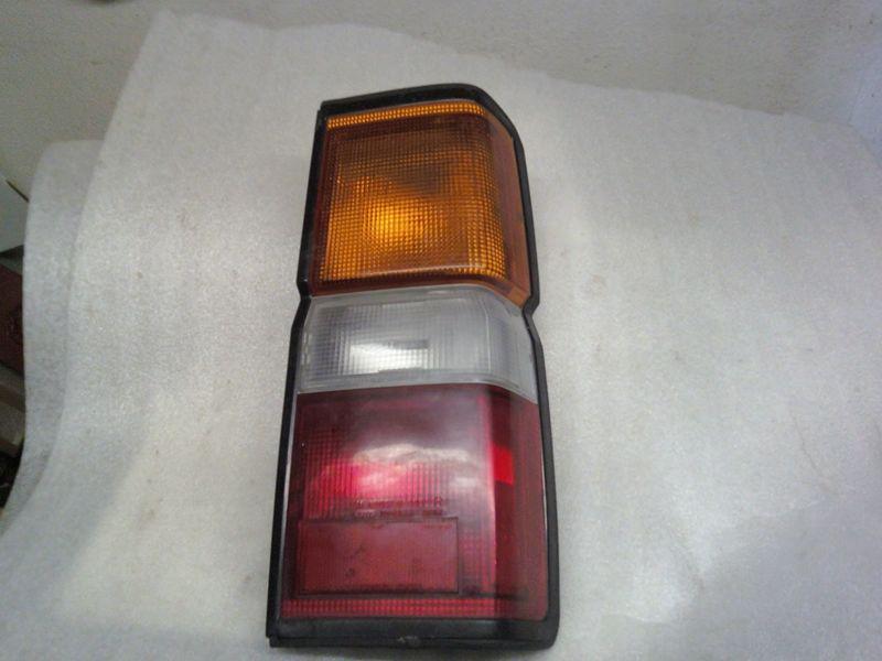 1987-1995 nissan pathfinder oem quality tail light right side / passenger