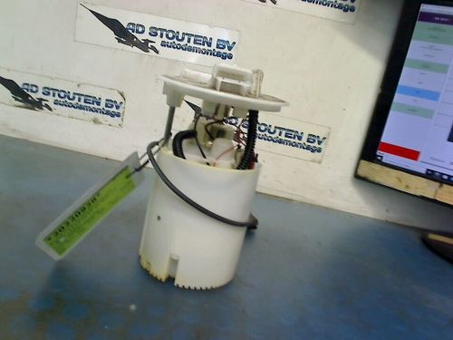 Fuel pump fuel pump c renault twingo iii (ah) 2017 172024944r-