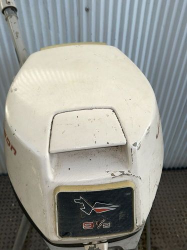 Vintage johnson sea horse 9.5 outboard motor with motor stand