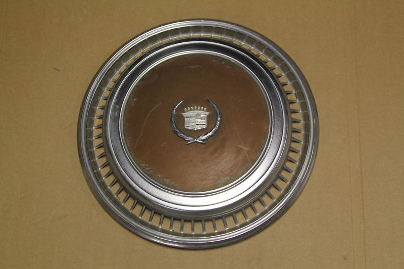 1977-1978  cadillac eldorado 15”  wheel cover hub cap 2023 p/n 3516021 scrch