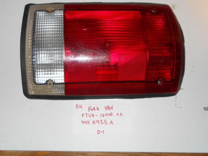 95 96 97 98 99 00 0102 03 ford econoline rh pass tail light f7ub-13400-aa oem