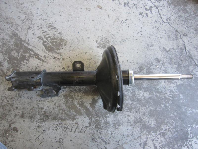 05-06 lexus r330 kyb front right side suspension strut assembly 235904