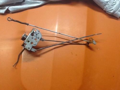 Datsun 240z driver lh  side  door lock mechanism oem