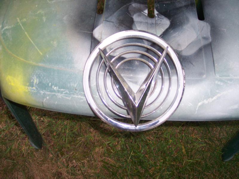 1958 buick hood chrome  v emblem emblem trim piece