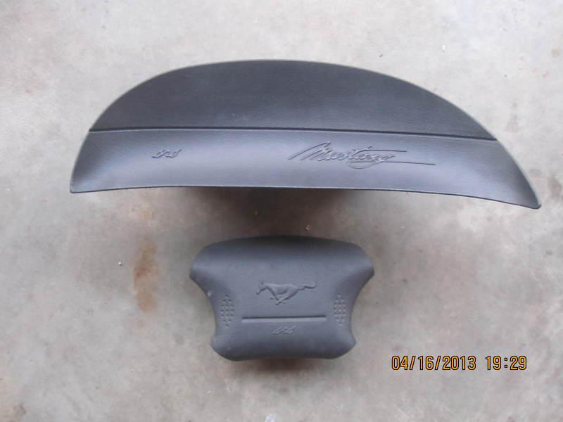 Ford mustang airbags 1999-2000-2001-2002-2003-2004-black color 99-00-01-02-03-04