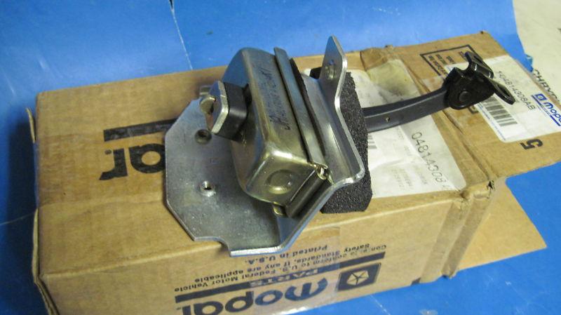 Mopar door check arm assy.1997-2000 cirrus,stratus,breeze n.o.s.