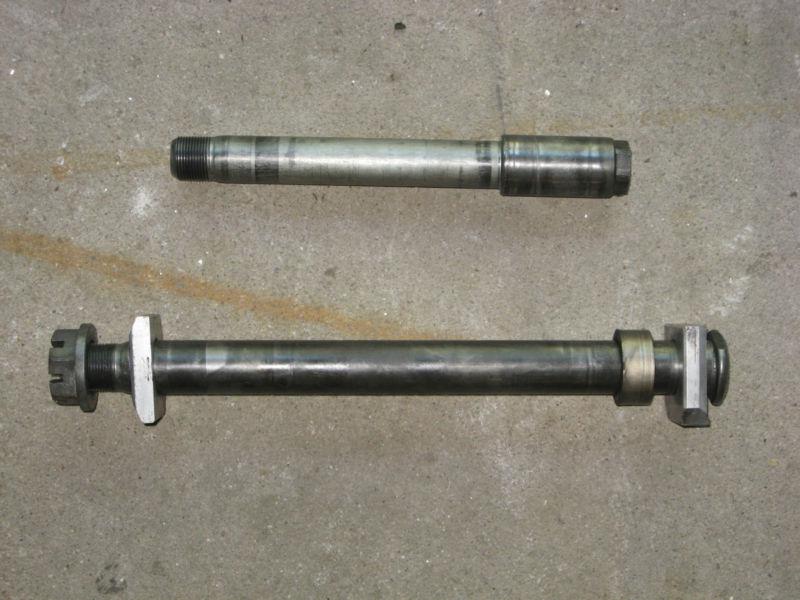 Suzuki gsxr 600 front and  rear axle 01-03