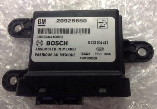 Gm oem rear park assist module  20925650   