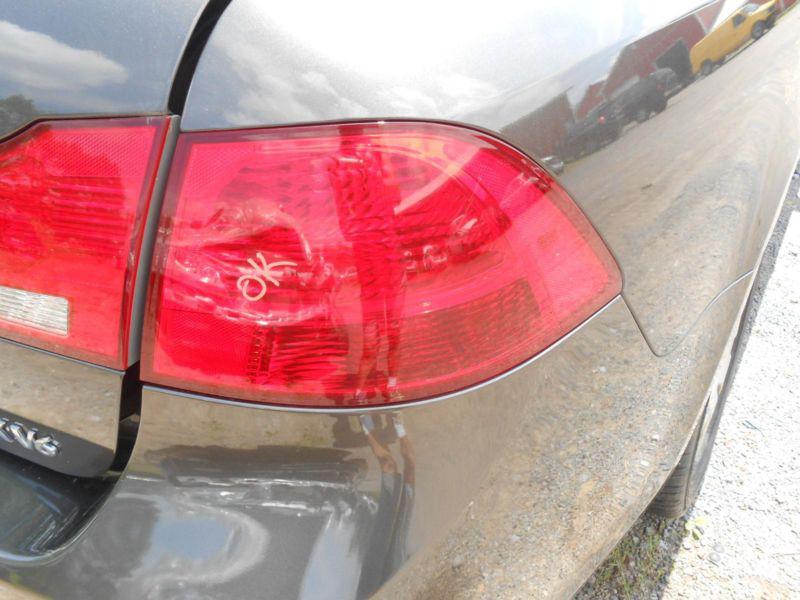 Kia optima r taillight quarter panel mounted, r. 09 10