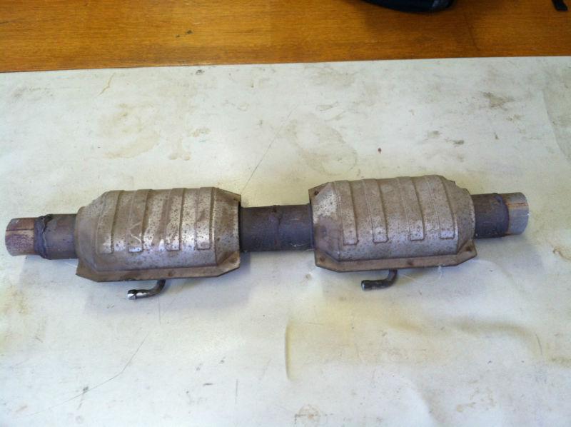 Pair of catalytic converters, low mileage