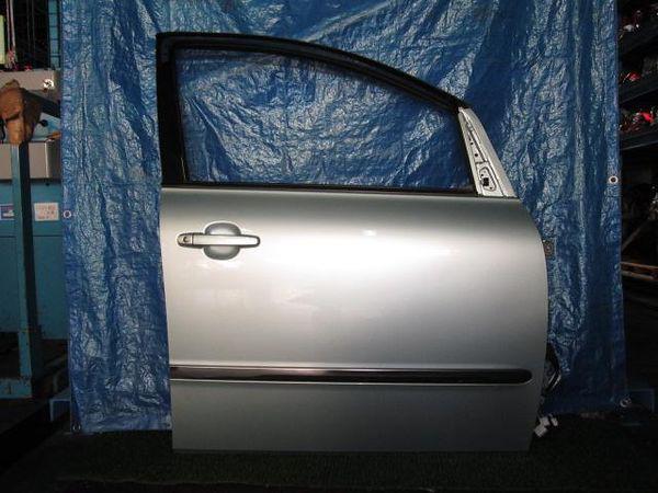 Toyota ipsum 2003 front right door assembly [0113100]