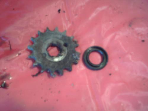 H131e 1970 1971 honda sl100 sl cl cb 100 front sprocket