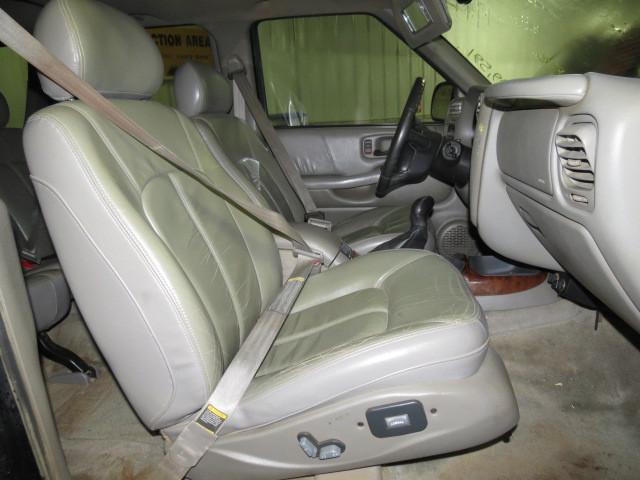 2000 oldsmobile bravada front passenger seat belt & retractor only gray