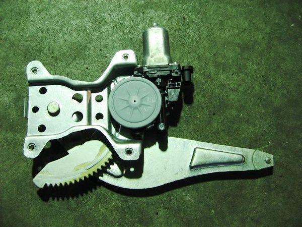 Suzuki alto 2005 rear right door regulator [8713320]