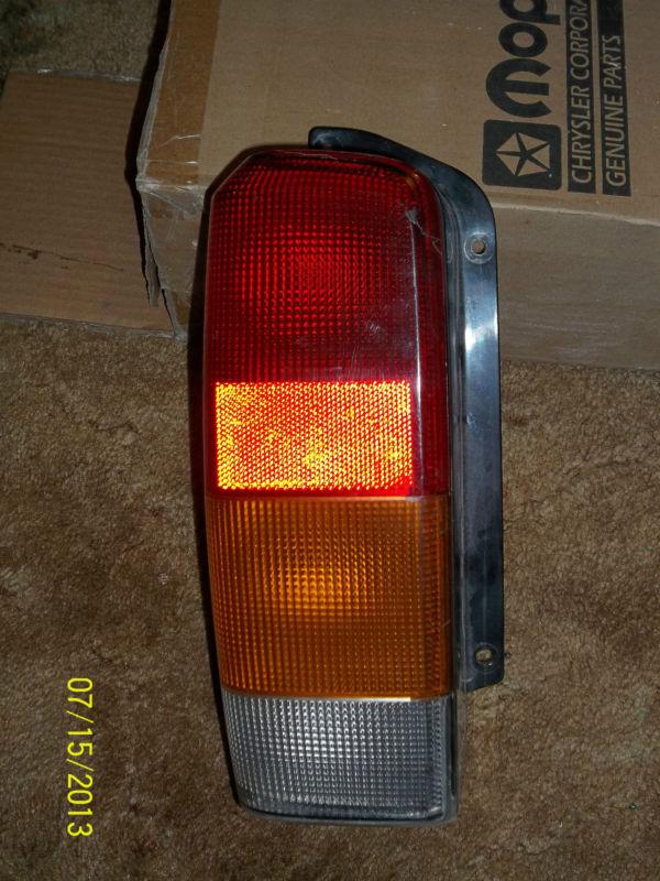 97-01 cherokee tail light rear lamp driver left side