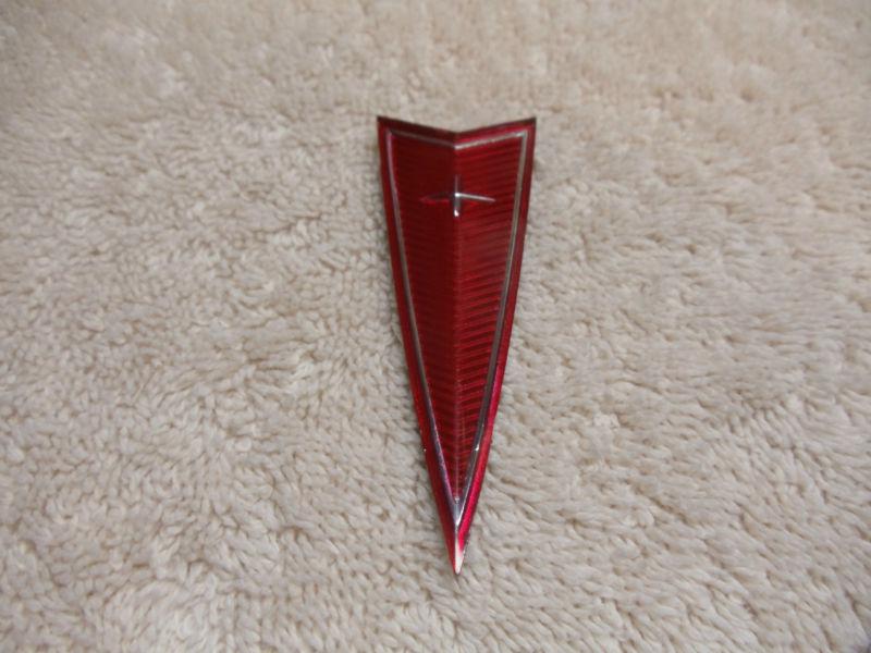 ~1~classic~nos~1970 1971 1972 1973 1974 1975 pontiac nose panel plastic emblem ~